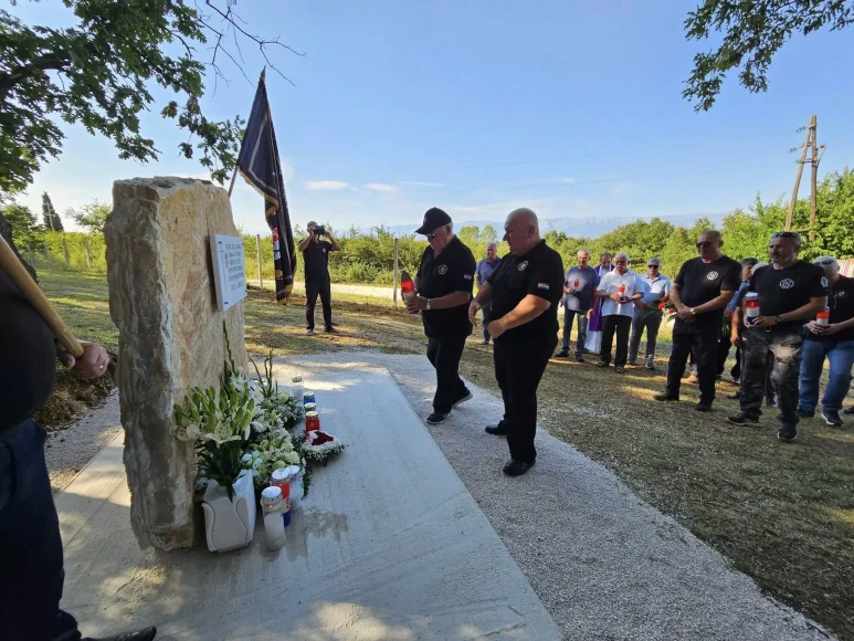 358443393_248059961320262_3430966009028038565_n