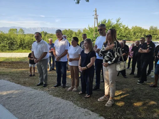 359128647_248059864653605_2153288650384715545_n