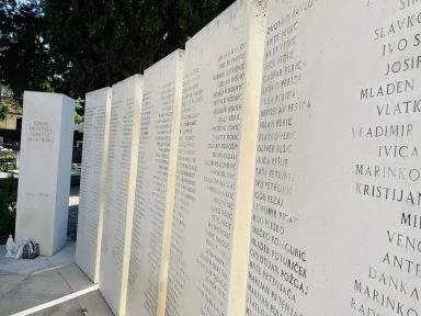 361947130_588452863491257_1646569858509671764_n