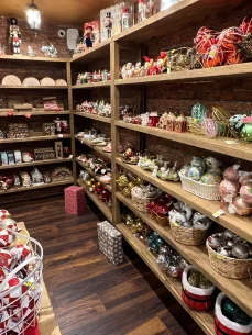 Christmas shop FOTO Matija Lipar_