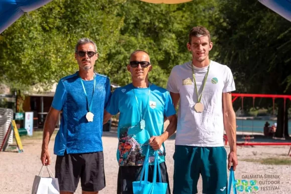 387801045_916345273297486_740296248983126402_n