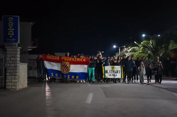 Mimohod za Skabrnju i Vukovar u Sukosanu FOTO Matija Lipar-10