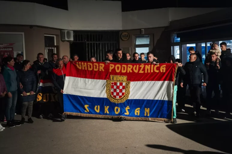 Mimohod za Skabrnju i Vukovar u Sukosanu FOTO Matija Lipar-9