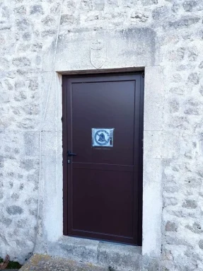 morski.hr alustolarija na crkvici - vrata