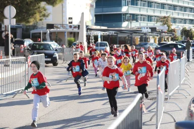 Više od 160 djece na Božićnoj utrci Biograd - foto Boris Kačan