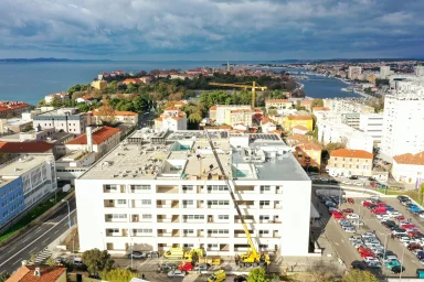 solarni paneli bolnica1