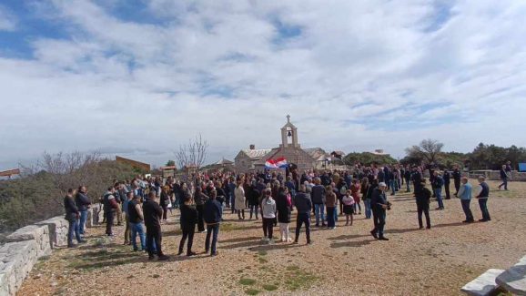 5854cfad-476d-4f38-9faf-63f2614a1496