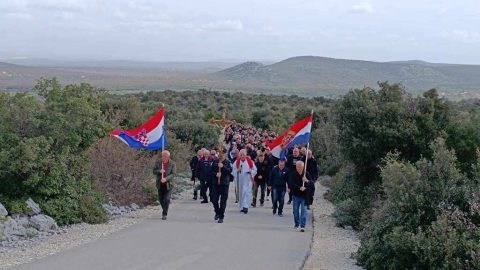 d60f4bf2-7d33-40c4-8288-d3b0e0dd7082 (1)