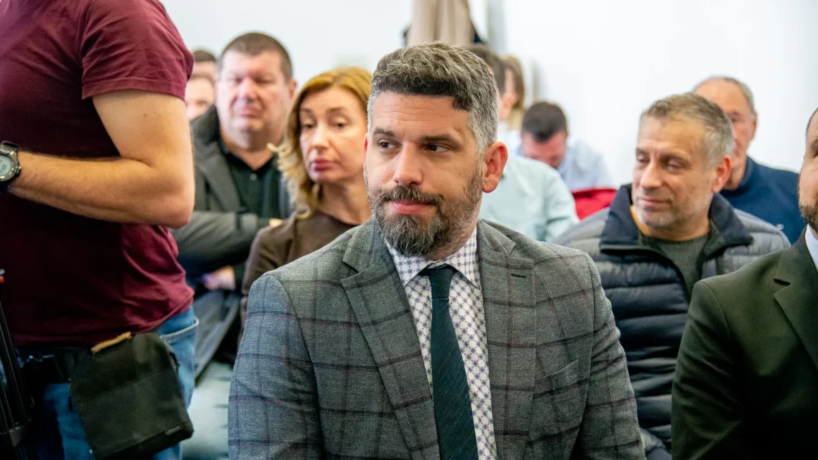 Ante-Curkovic-dodjela-kljuceva-stanova-braniteljima-FOTO-Linda-Vidovic (12)