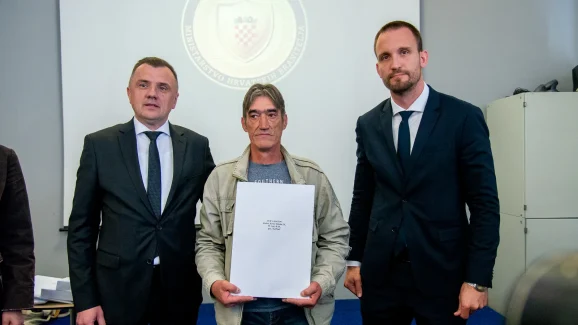 dodjela-kljuceva-stanova-braniteljima-FOTO-Linda-Vidovic (19)