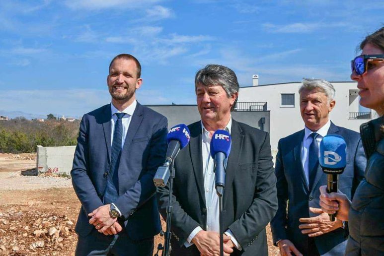 županija poličnik 8