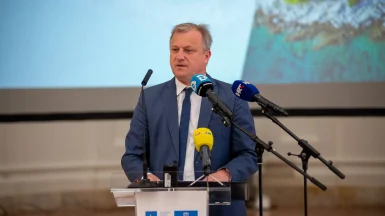 Branko-Dukic-svecanost-urucivanja-Sporazuma-o-provedbi ITP-a-za-otoke-i-urucivanje-Ugovora-za-program-razvoja-otoka-FOTO-Linda-Vidovic (20)