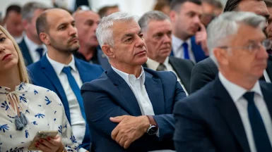 svecanost-urucivanja-Sporazuma-o-provedbi ITP-a-za-otoke-i-urucivanje-Ugovora-za-program-razvoja-otoka-FOTO-Linda-Vidovic (27)