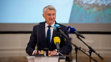 Bozidar-Longin-svecanost-urucivanja-Sporazuma-o-provedbi ITP-a-za-otoke-i-urucivanje-Ugovora-za-program-razvoja-otoka-FOTO-Linda-Vidovic (30)