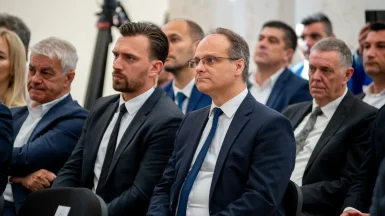 svecanost-urucivanja-Sporazuma-o-provedbi ITP-a-za-otoke-i-urucivanje-Ugovora-za-program-razvoja-otoka-FOTO-Linda-Vidovic (35)