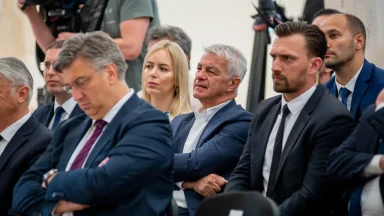 svecanost-urucivanja-Sporazuma-o-provedbi ITP-a-za-otoke-i-urucivanje-Ugovora-za-program-razvoja-otoka-FOTO-Linda-Vidovic (36)