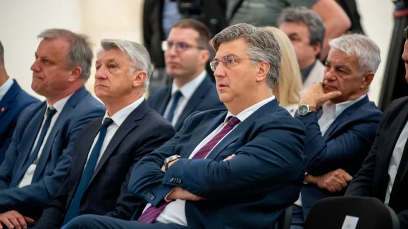 Andrej-Plenkovic-svecanost-urucivanja-Sporazuma-o-provedbi ITP-a-za-otoke-i-urucivanje-Ugovora-za-program-razvoja-otoka-FOTO-Linda-Vidovic (38)
