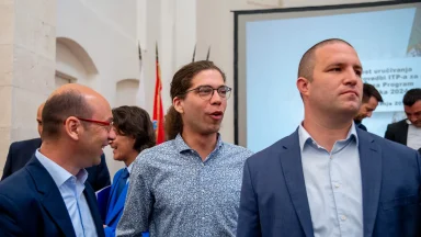 svecanost-urucivanja-Sporazuma-o-provedbi ITP-a-za-otoke-i-urucivanje-Ugovora-za-program-razvoja-otoka-FOTO-Linda-Vidovic (51)