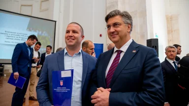 svecanost-urucivanja-Sporazuma-o-provedbi ITP-a-za-otoke-i-urucivanje-Ugovora-za-program-razvoja-otoka-FOTO-Linda-Vidovic (52)