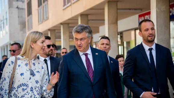 Andrej-Plenkovic-Sime-Erlic-svecanost-urucivanja-Sporazuma-o-provedbi ITP-a-za-otoke-i-urucivanje-Ugovora-za-program-razvoja-otoka-FOTO-Linda-Vidovic (59)