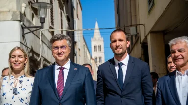 Andrej-Plenkovic-Sime-Erlic-svecanost-urucivanja-Sporazuma-o-provedbi ITP-a-za-otoke-i-urucivanje-Ugovora-za-program-razvoja-otoka-FOTO-Linda-Vidovic (62)