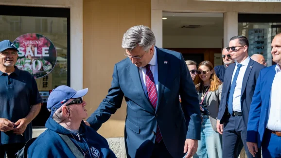 svecanost-urucivanja-Sporazuma-o-provedbi ITP-a-za-otoke-i-urucivanje-Ugovora-za-program-razvoja-otoka-FOTO-Linda-Vidovic (64)