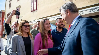 svecanost-urucivanja-Sporazuma-o-provedbi ITP-a-za-otoke-i-urucivanje-Ugovora-za-program-razvoja-otoka-FOTO-Linda-Vidovic (65)