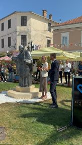 biograd na moru spomenik papa Ivan Pavao II 4