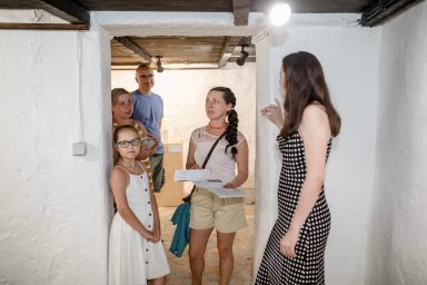 rab izložba zvonimira karavida umjetnica kiparica 7