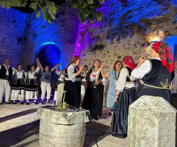 01d9f712-2430-442b-93af-386b208dbcbf