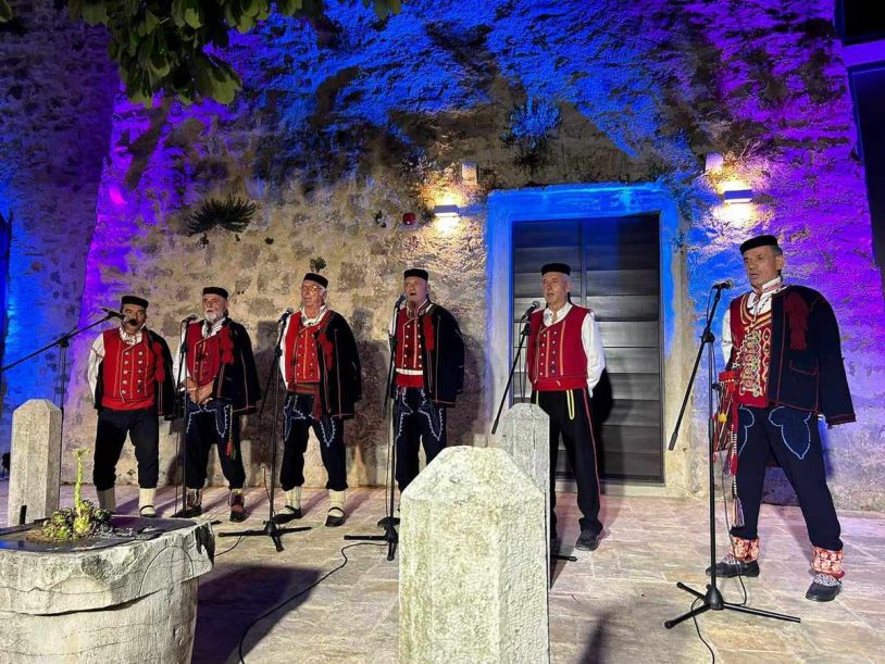 6636f1a9-fde4-4d62-bfc7-a837a5816ae6