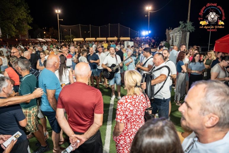 7a516e0a-88dd-467d-8e03-31ed608b3ecc