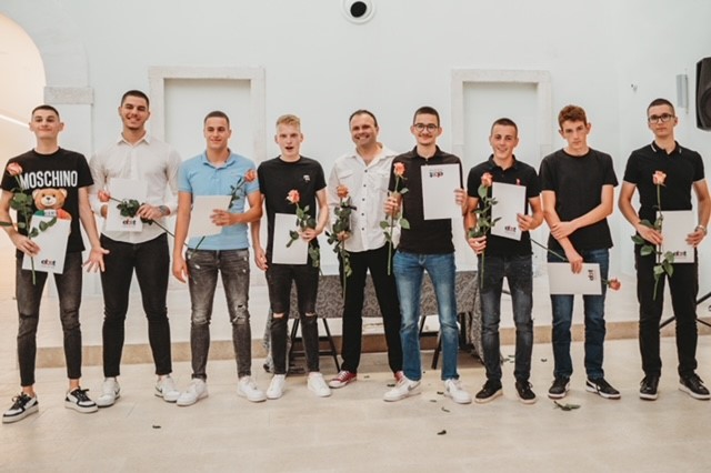 EBTŠ_Svečana podjela-Maturanti-svjedodžbe 2023-2024 (5)