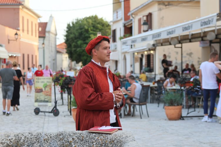 nin turizam kostimirano vođenje
