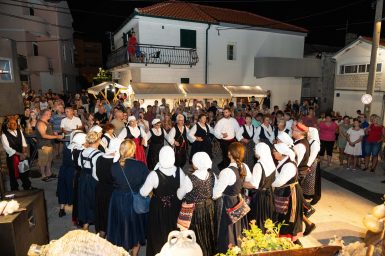 privlaka naši stari običaji 48