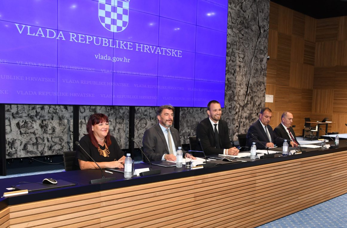 Potpisivanje ugovora_hitna (1)