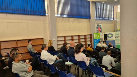 8c321c15-24c0-4c05-b487-1d236b6c0da5