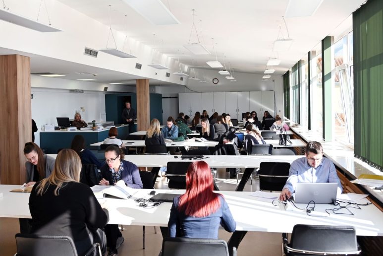 znanstvena knjiznica (2)