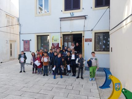 gradska knjižnica pag djeca božić 7