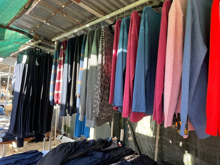 štand-s-odjećom-hvidakovic-01