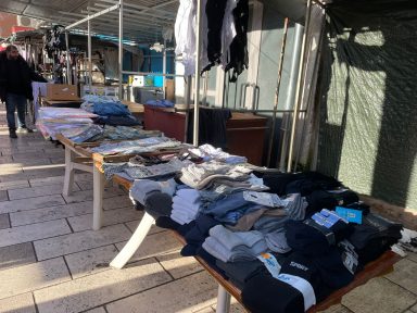 štand-s-odjećom-hvidakovic-02