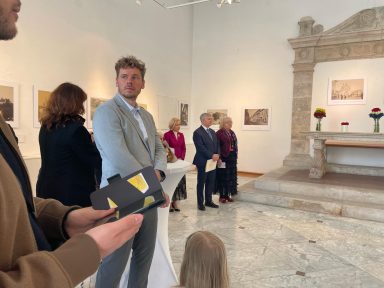 1b6a92f0-2019-4577-bbfc-bfefdefc3166