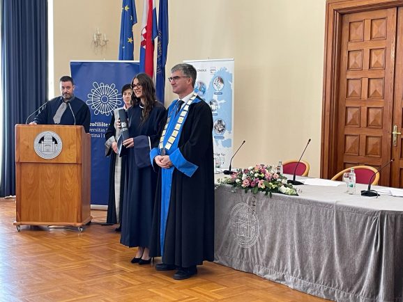 44f637ee-3073-4d53-a009-e1f23dc341ad