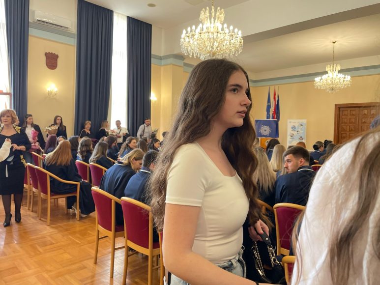 aa9efcce-aba0-45b2-9f24-1abf550a6c5b