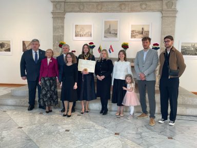 ee2a79de-604e-4f24-a1eb-55f73d99dc82