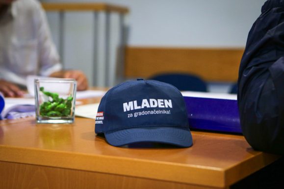 3aa6e9b974784ec9bbf1a40637a14901