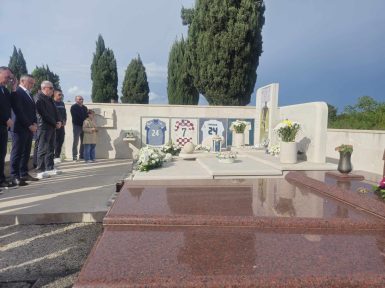 490975930_2122664631575354_6179152403779514109_n