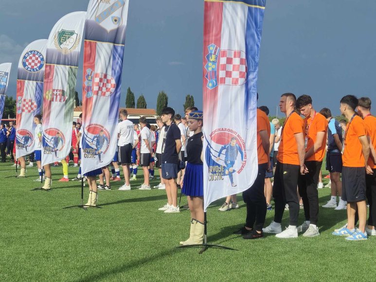 490976506_989415266737573_1600417086223091046_n