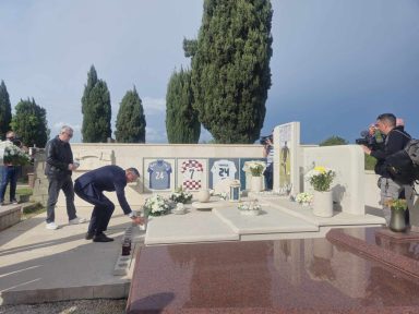 490993491_1197948805355972_7537093076944387265_n