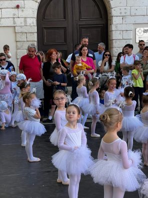 5c82b89d-14a2-4041-bc15-58a3ff18eaaf